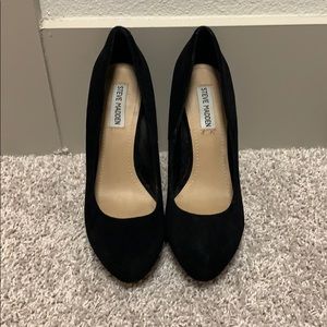 Steve Madden black pumps